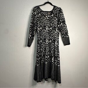 Taylor Black & White Knit Patterned Dress, Sz L.